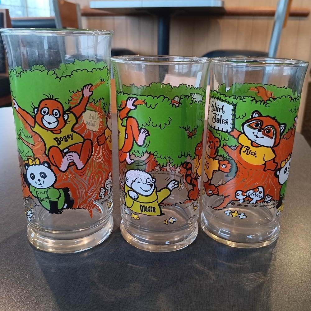 Vtg Shirt Tails Hallmark Glass Set